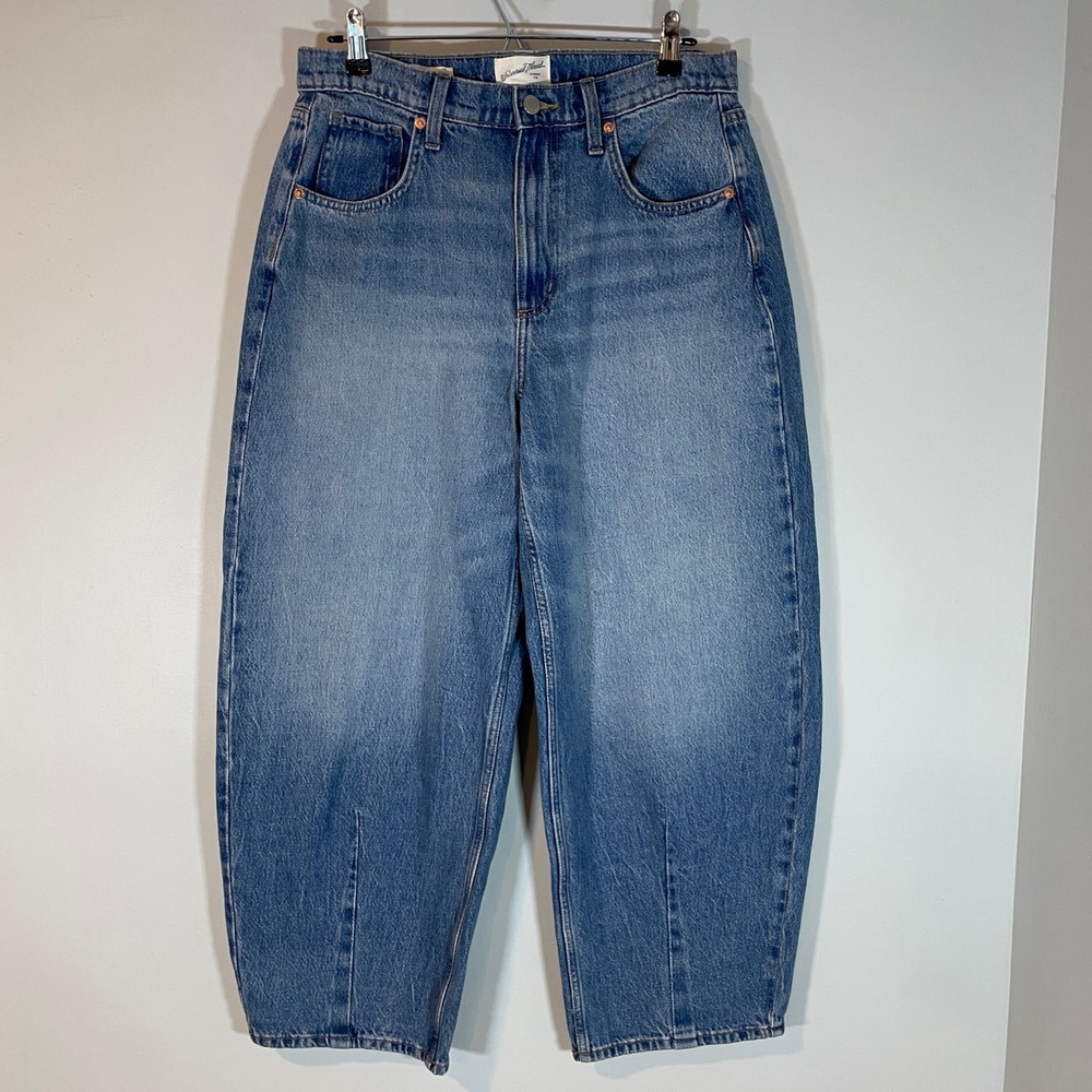 Universal Thread High Rise Easy Barrel Jeans Medium Wash Blue Size 10 Womens EUC